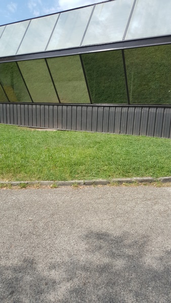 réfection des joints de vitres pour des bureaux et mise en peinture de la façade métallique à Gréasque.